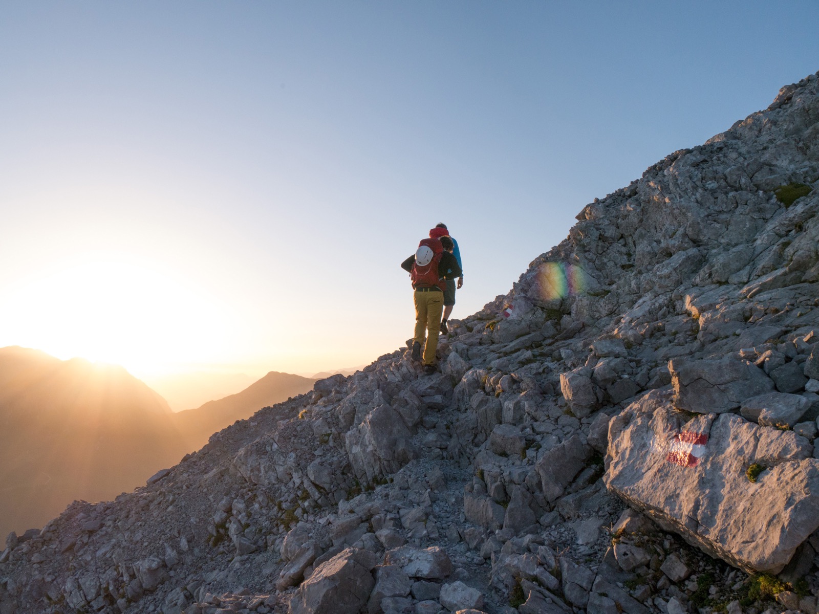 Mountaineering as a metaphor for health goals